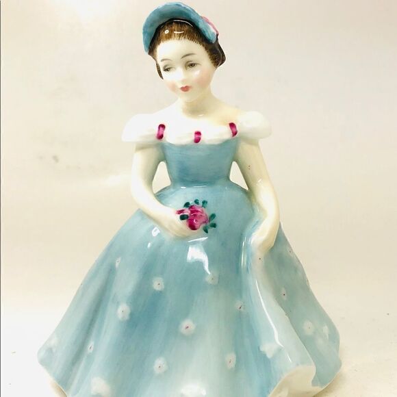 DOULTON & CO Porcelain Figurine 💐THE BRIDESMAID💐 - Picture 7 of 9
